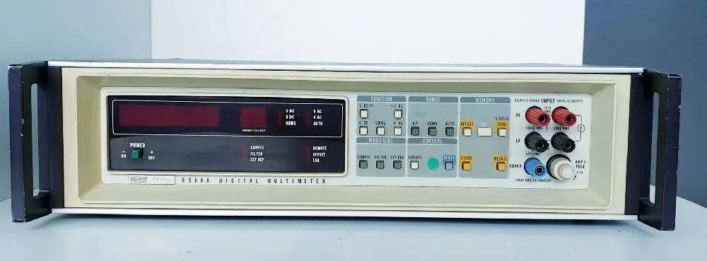 8500A Fluke Voltmeter Used 1