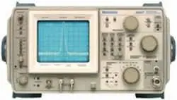 492P Tektronix Spectrum Analyzer Used 1